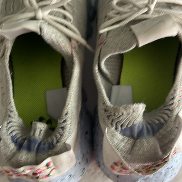 Nikes Mens size 9 - Picture 4 of 6